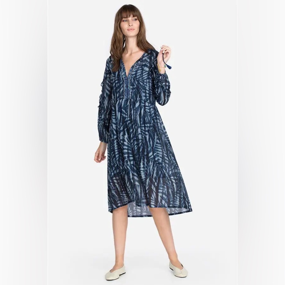 20% off today! Or make an offer!

Johnny Was Blue Floral Swim Coverup